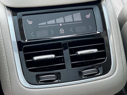 New 2026 Volvo XC90 B6 Ultra image 18