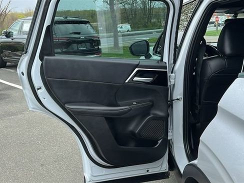 Used 2023 Mitsubishi Outlander SE Black Edition AWD/4WD image 22