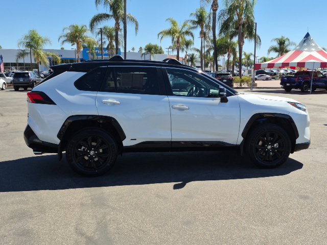 Used 2023 Toyota RAV4 XSE AWD/4WD image 4