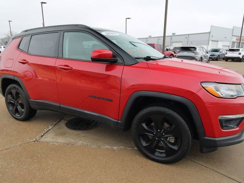 Used 2019 Jeep Compass Altitude image 3