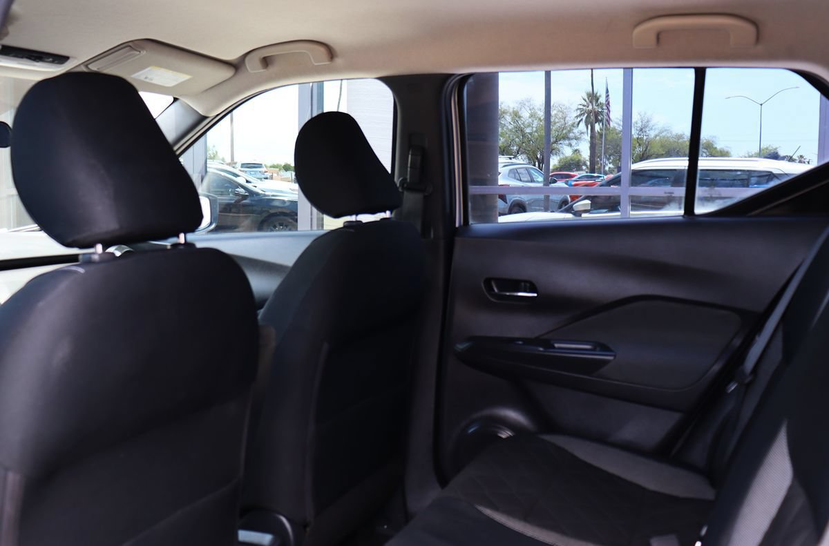 Used 2018 Nissan Kicks SV FWD image 34