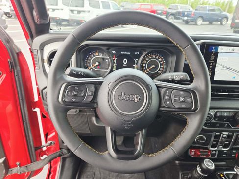 Used 2024 Jeep Gladiator Sport image 22