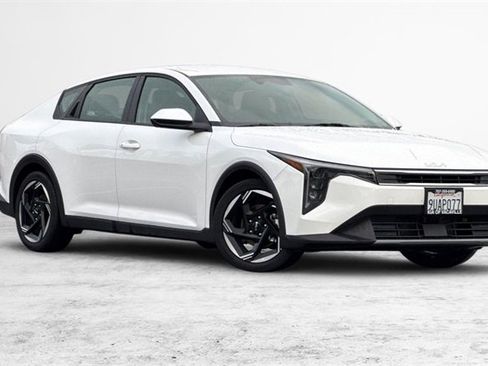 Certified 2025 Kia K4 EX image 2