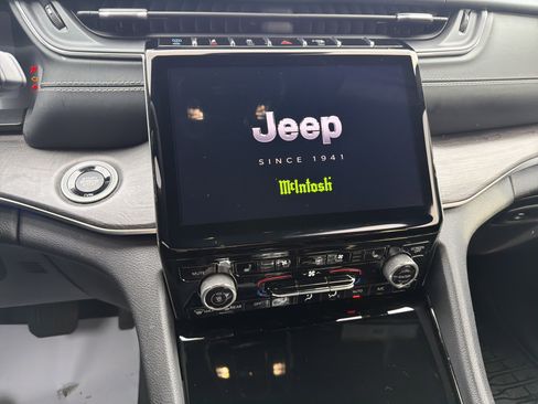 Used 2022 Jeep Grand Cherokee Overland image 18