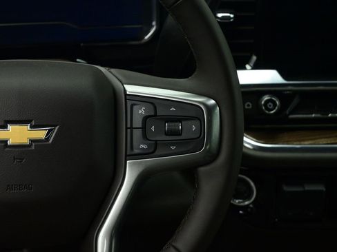 Used 2024 Chevrolet Silverado 1500 LT image 5