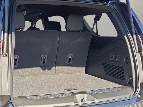 New 2026 GMC Yukon XL Denali w/ Sun & Power Step Package AWD/4WD image 9
