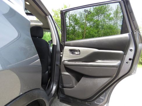 Used 2018 Nissan Murano SV w/ Premium Package AWD/4WD image 15