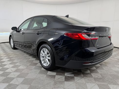 Used 2025 Toyota Camry LE image 3