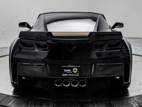 Used 2015 Chevrolet Corvette Z06 w/ 3LZ Preferred Equipment Group image 16