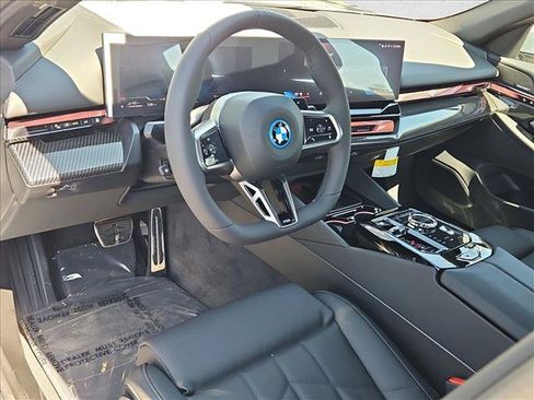 New 2027 BMW 550e xDrive w/ Executive Package AWD/4WD image 3