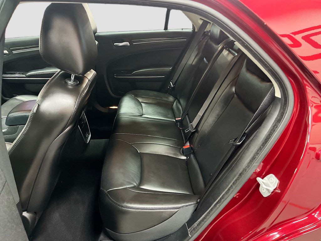 Used 2022 Chrysler 300 Touring L RWD image 23