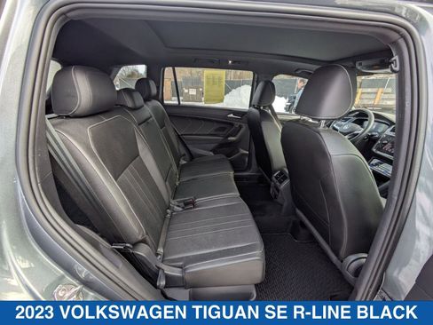 Used 2023 Volkswagen Tiguan SE R-Line image 35