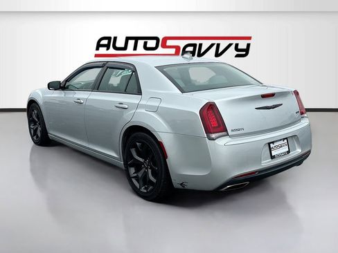 Used 2021 Chrysler 300 Touring w/ Sport Appearance Package image 5