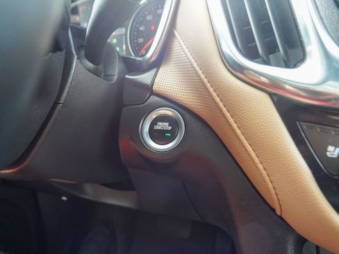 Used 2023 Chevrolet Equinox Premier FWD image 25