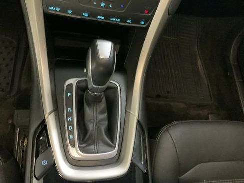 Used 2015 Ford Fusion SE w/ Equipment Group 202A image 18