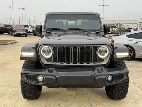 Used 2024 Jeep Gladiator Rubicon w/ Technology Group image 7