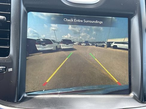 Used 2021 Chrysler 300 Touring L AWD/4WD image 20