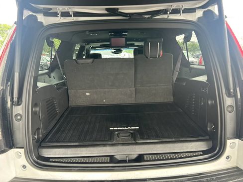 Used 2016 Cadillac Escalade ESV Platinum AWD/4WD image 13