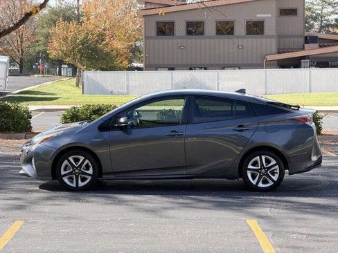 Used 2016 Toyota Prius Two image 8