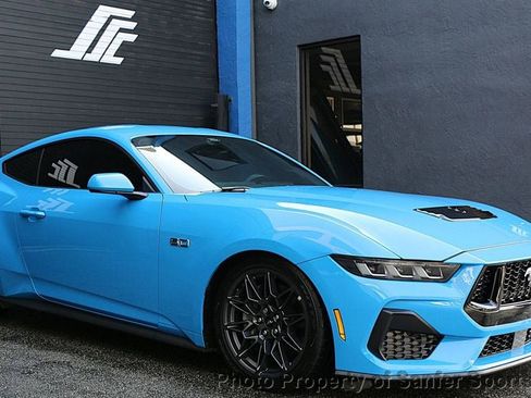 Used 2025 Ford Mustang GT image 3