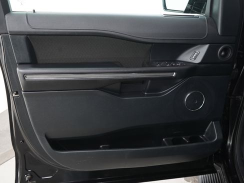 Used 2021 Ford Expedition XLT image 24