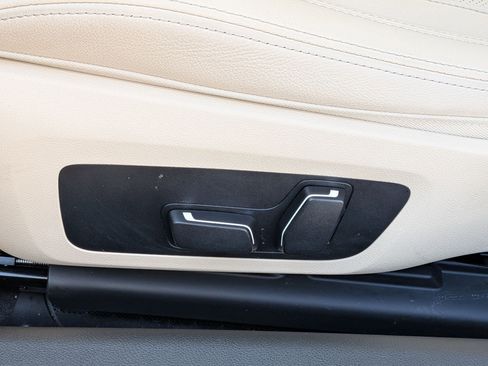 Used 2025 BMW 230i Coupe w/ M Sport Package image 16