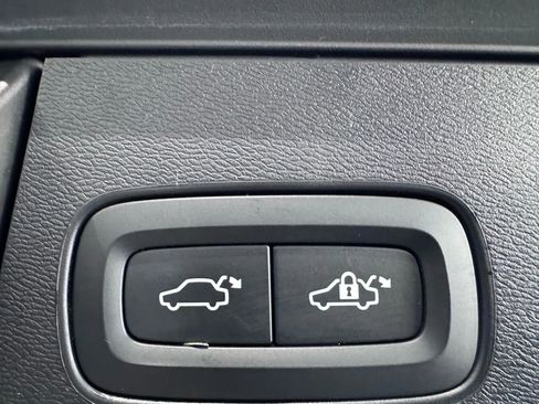 Used 2019 Volvo XC60 T5 R-Design w/ Protection Package Premier image 41