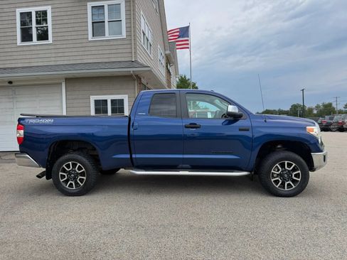 Used 2015 Toyota Tundra Limited w/ Limited Premium Package AWD/4WD image 16