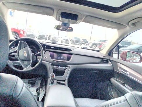 Used 2017 Cadillac XT5 Premium Luxury w/ LPO, Wheel Lock Package image 40