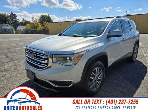 Used 2017 GMC Acadia SLE image 1