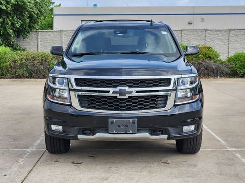 Used 2017 Chevrolet Suburban LT image 2