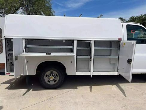 Used 2013 Chevrolet Express 3500 image 12