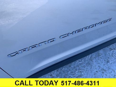 Used 2023 Jeep Grand Cherokee Limited image 32