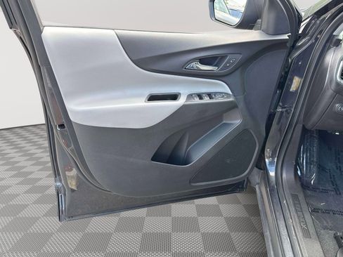 Used 2022 Chevrolet Equinox LS FWD image 19