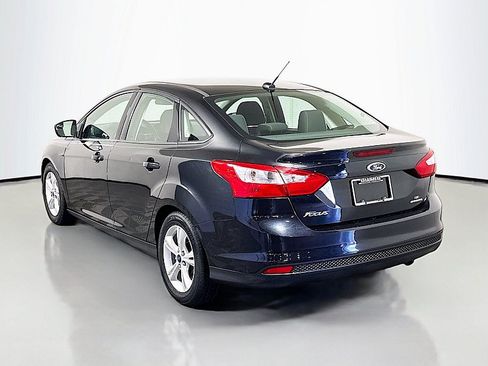 Used 2014 Ford Focus SE w/ SE Winter Package FWD image 5