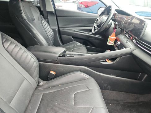 Used 2023 Hyundai Elantra Limited FWD image 10