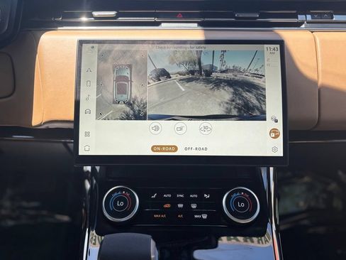 Used 2023 Land Rover Range Rover Sport SE AWD/4WD image 11