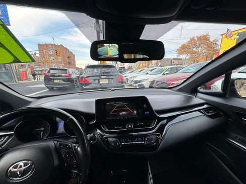 Used 2018 Toyota C-HR XLE image 28