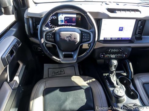 Used 2023 Ford Bronco Wildtrak image 12