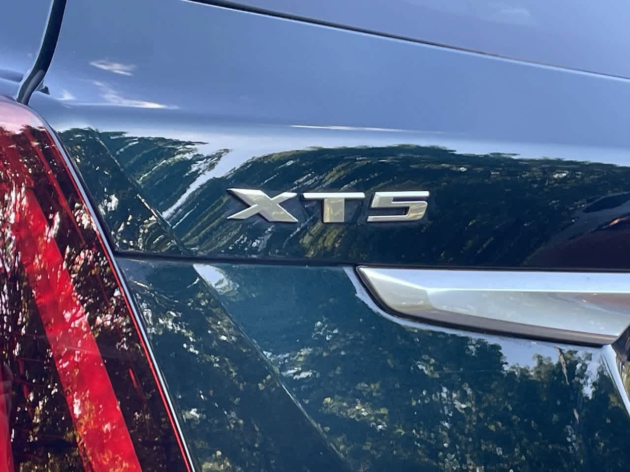 Certified 2024 Cadillac XT5 Premium Luxury FWD image 40