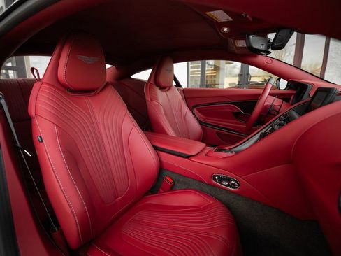 Used 2023 Aston Martin DB11 V12 image 12