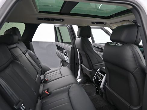 New 2025 Land Rover Range Rover SE AWD/4WD image 15