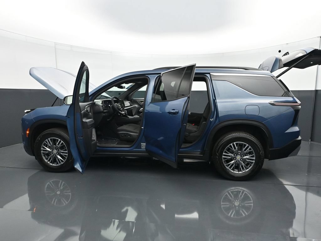 Used 2025 Chevrolet Traverse LT w/ LPO, Floor Liner Package AWD/4WD image 27