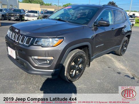 Used 2019 Jeep Compass Latitude w/ Popular Equipment Group AWD/4WD image 3