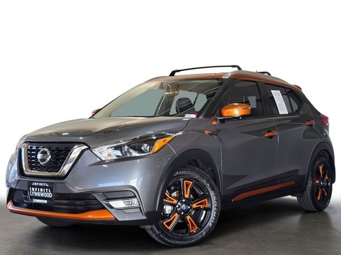 Used 2018 Nissan Kicks SR w/ Premium Package FWD image 1