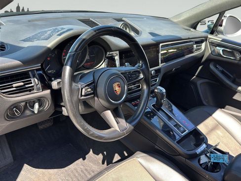 Used 2024 Porsche Macan AWD/4WD image 15