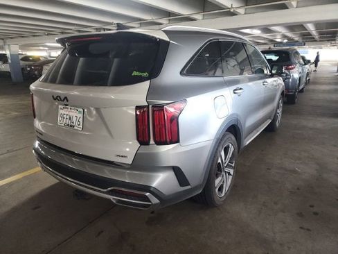 Certified 2023 Kia Sorento SX Prestige AWD/4WD image 3
