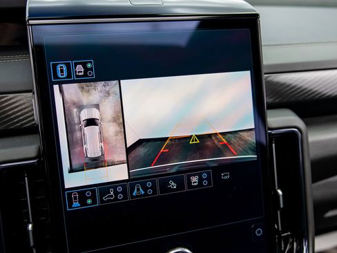 Used 2025 GMC Yukon AT4 w/ AT4 Premium Plus Package image 50