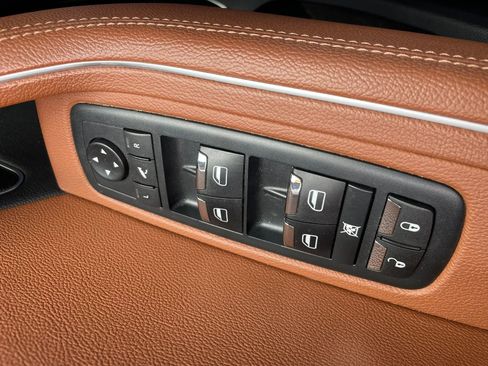 Used 2021 Maserati Levante image 11