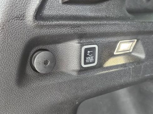 Used 2022 Jeep Grand Cherokee L Laredo image 31